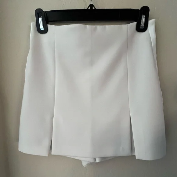 Zara Classic White Skort - Picture 1 of 4